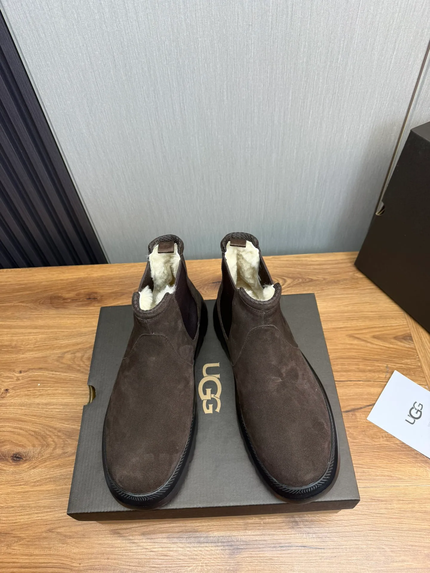Men's shoes 💰480💰 [UGG] Hot winter warm boots 🐑Purely hand-stitched! Simple and stylish design, frosted cowhide➕Comfortable and warm wool➕UGG original outsole‼ ️Soft and comfortable to wear, good warmth retention, and excellent foot feel. Regular size 41-47